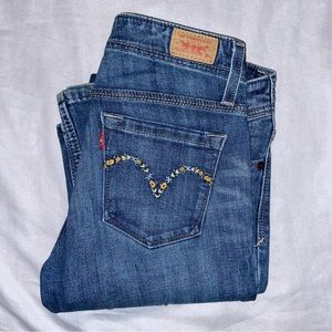 🌼Levi’s Vintage Flare Floral Embroidered Pocket Jeans
